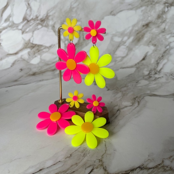🌸 Neon Daisy Duo – 2-Pair Acrylic Earrings with Stainless Steel Posts - Picture 1 of 5